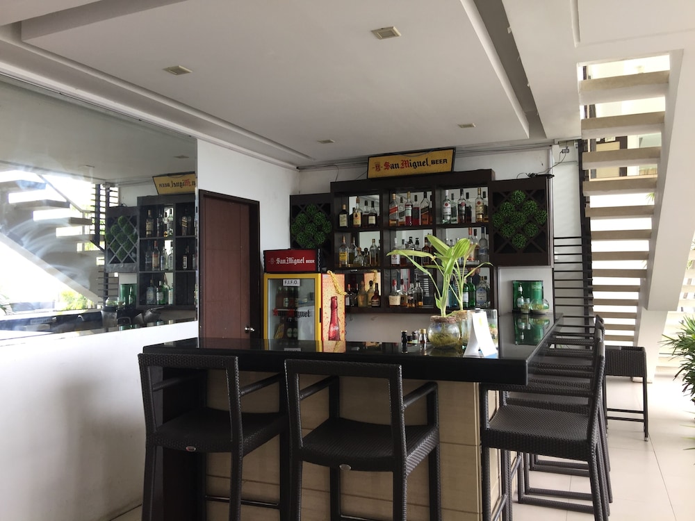 Ocean Suites Boutique Hotel 50/66