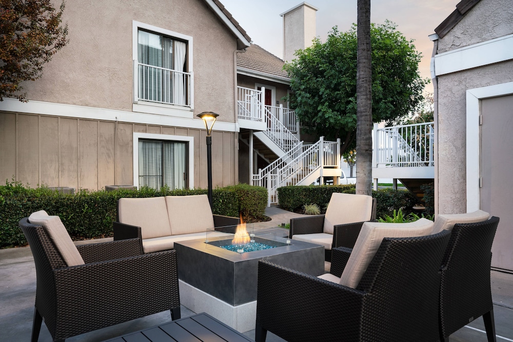 Residence Inn Anaheim Placentia Fullerton 40/50
