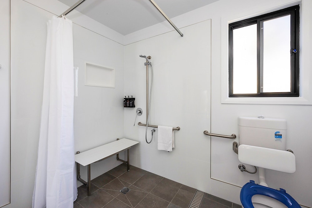 Premium, Villa, 1 Queen and 1 Single Bed, Bunk Bed, Accessible, Reflections Holiday Park Forster Beach 4/6