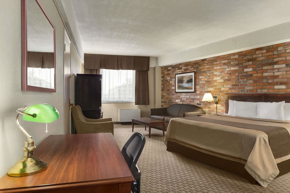 Travelodge by Wyndham Thunder Bay 16/39