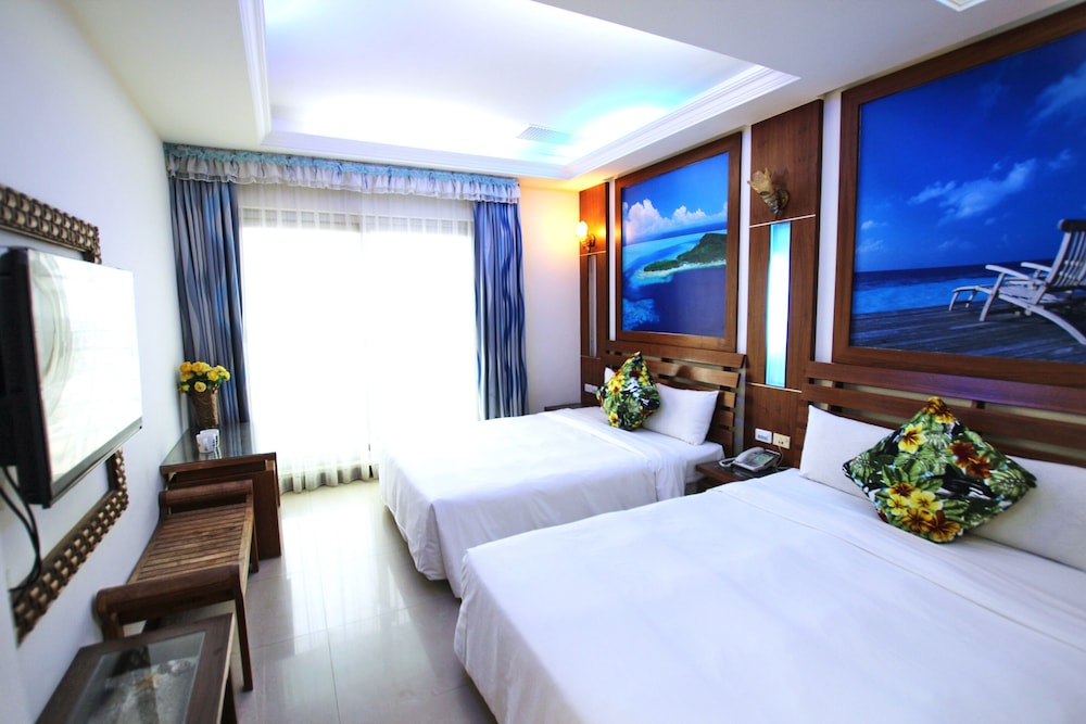 ROOM, QUADRUPLE, BALCONY