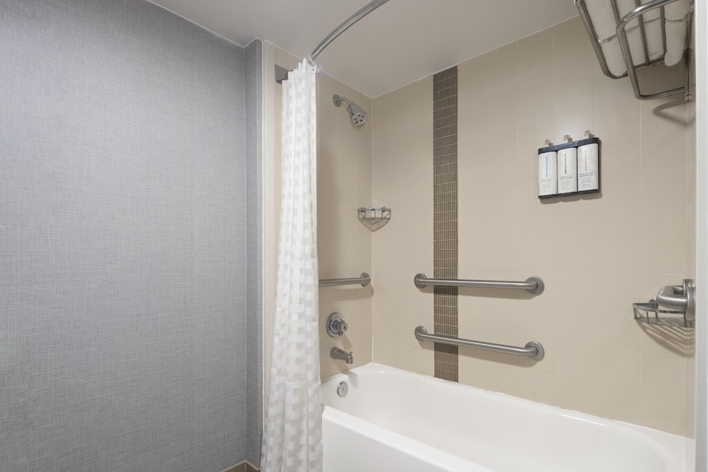 Hyatt Place Richmond/Chester 48/49