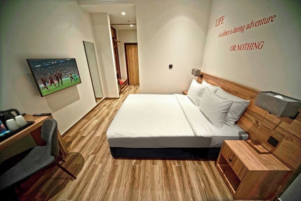 Kingsgate Al Jadaf by Millennium Hotels 11/44