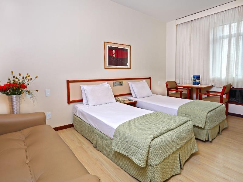 EXECUTIVE, TWIN BEDS