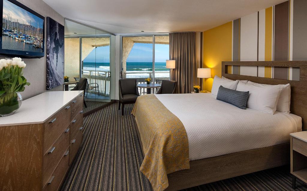 Suite, King Bed, Ocean Front