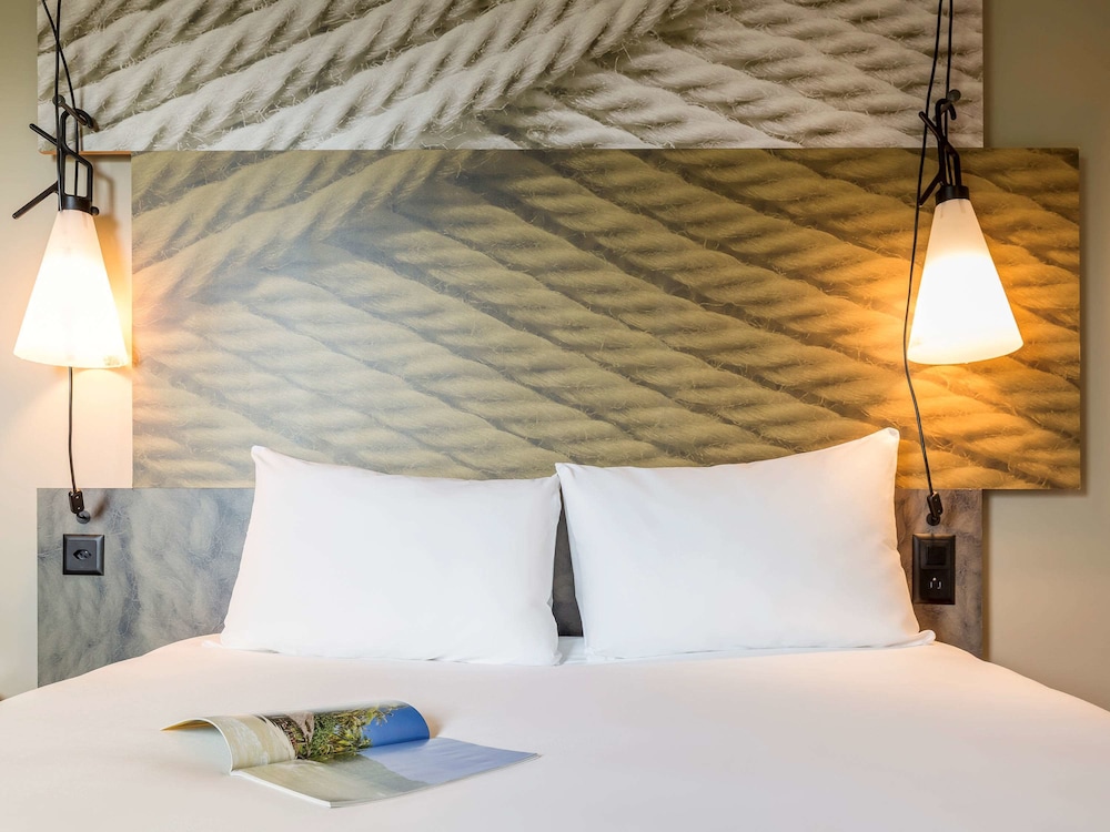 IBIS GENEVE AEROPORT 26/66