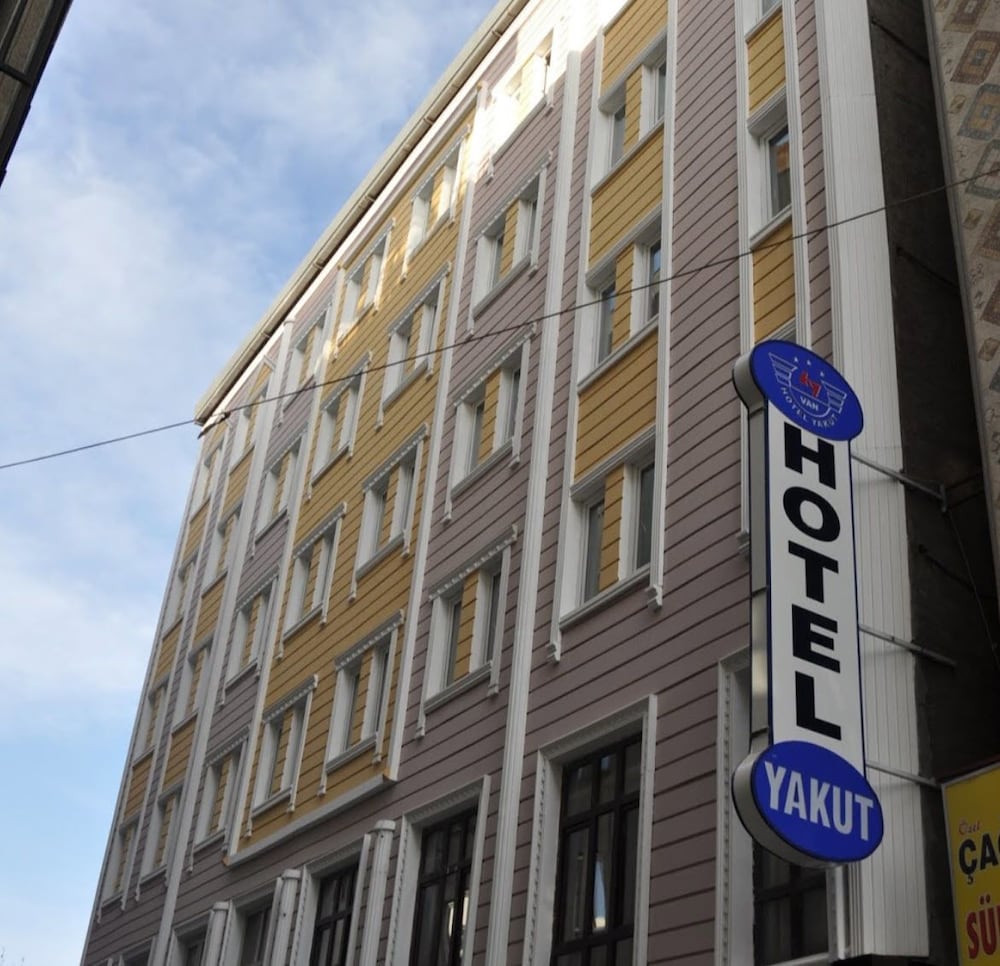Yakut Hotel 2/9