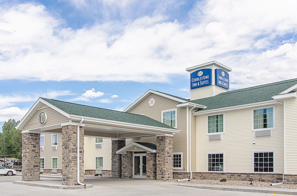 Cobblestone Inn & Suites - Guernsey 1/57