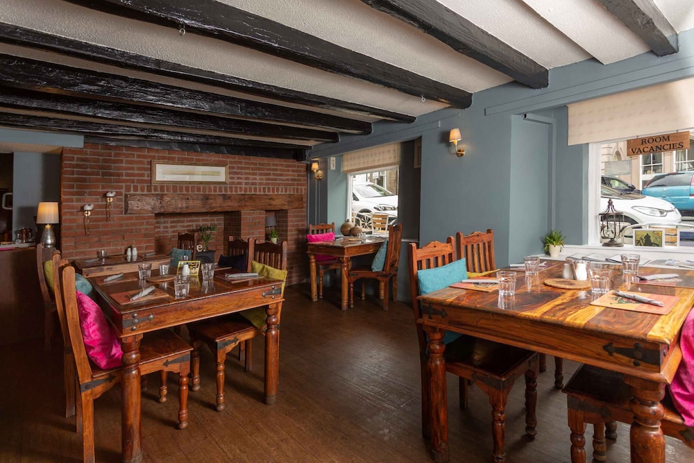 Queens Head Hotel 42/51