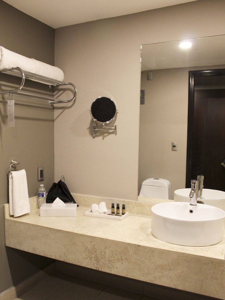 Elite 47 Hotel And Suites Ex Pia Suites 5/51