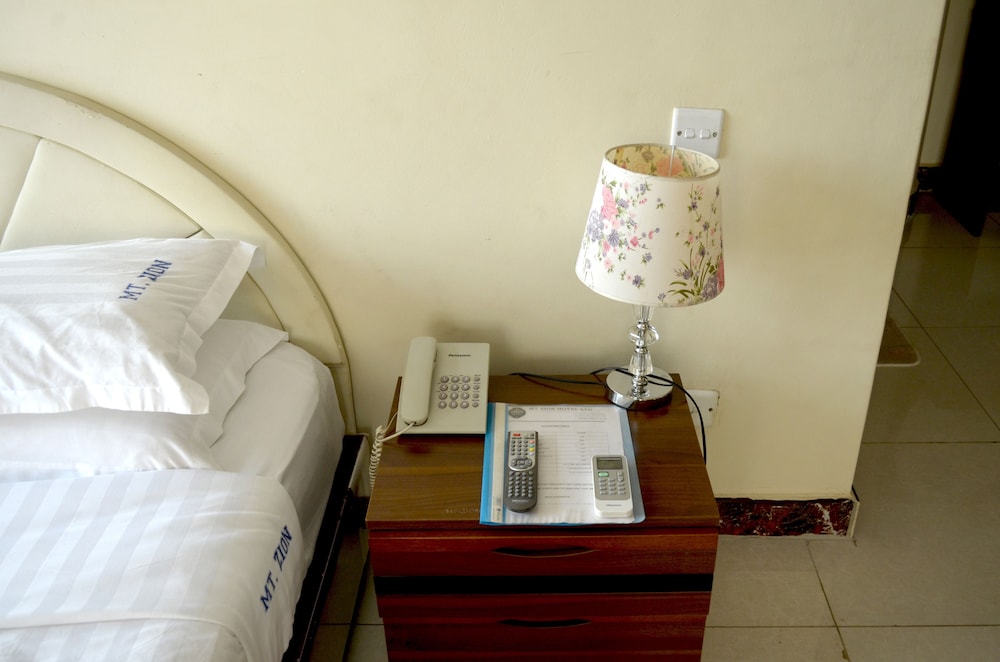 MT. ZION HOTEL 38/74