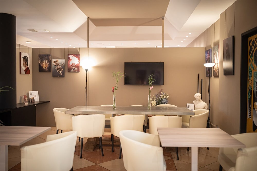 NOVENTA HOTEL 36/54