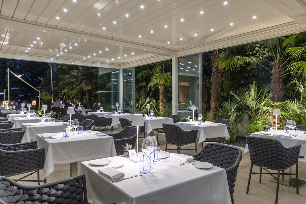 Villa Rosa Hotel 53/65
