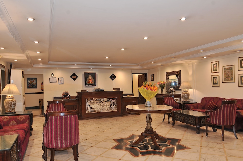 QUTUB RESIDENCY 20/31