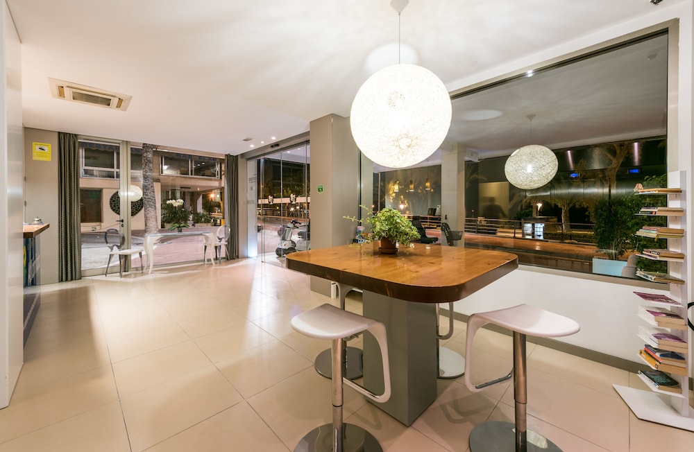 Apartamentos Atlantida 58/70