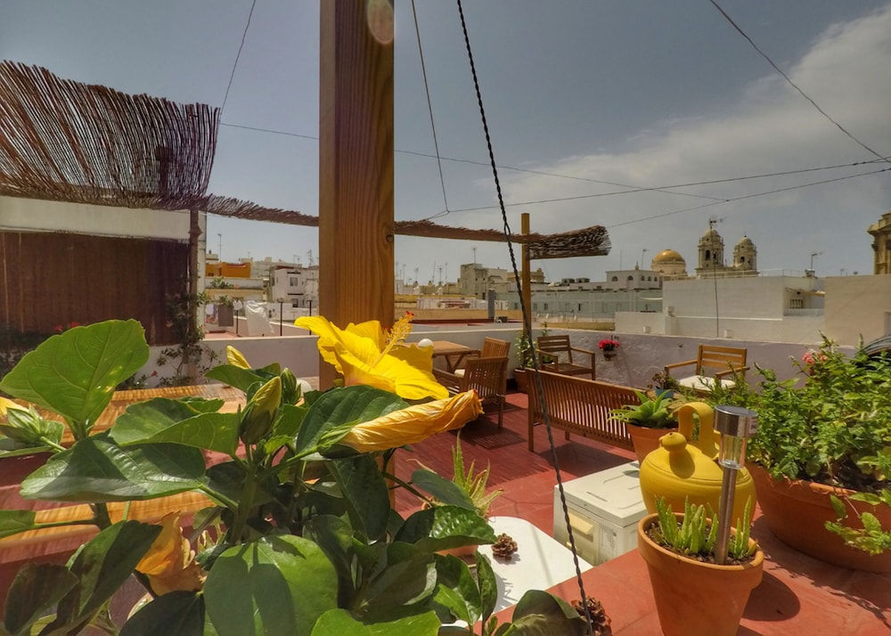 Spanish Galleon Lodge 33/40