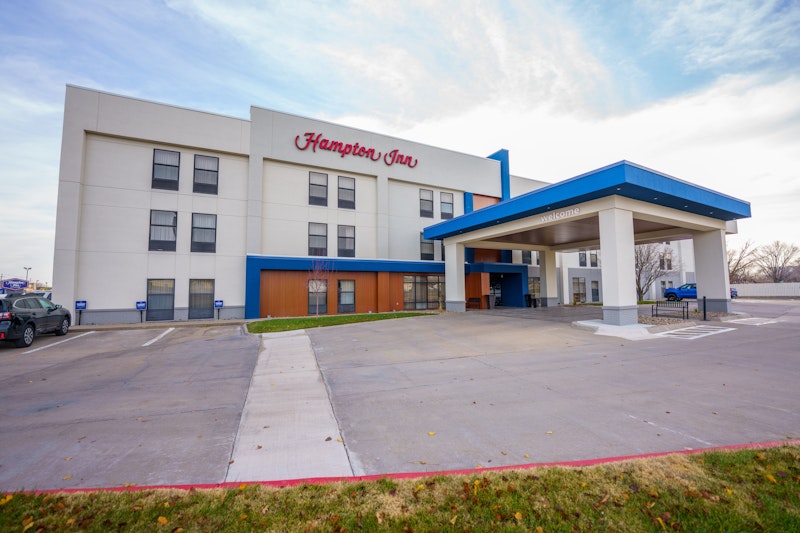 Hampton Inn Hutchinson 38/40