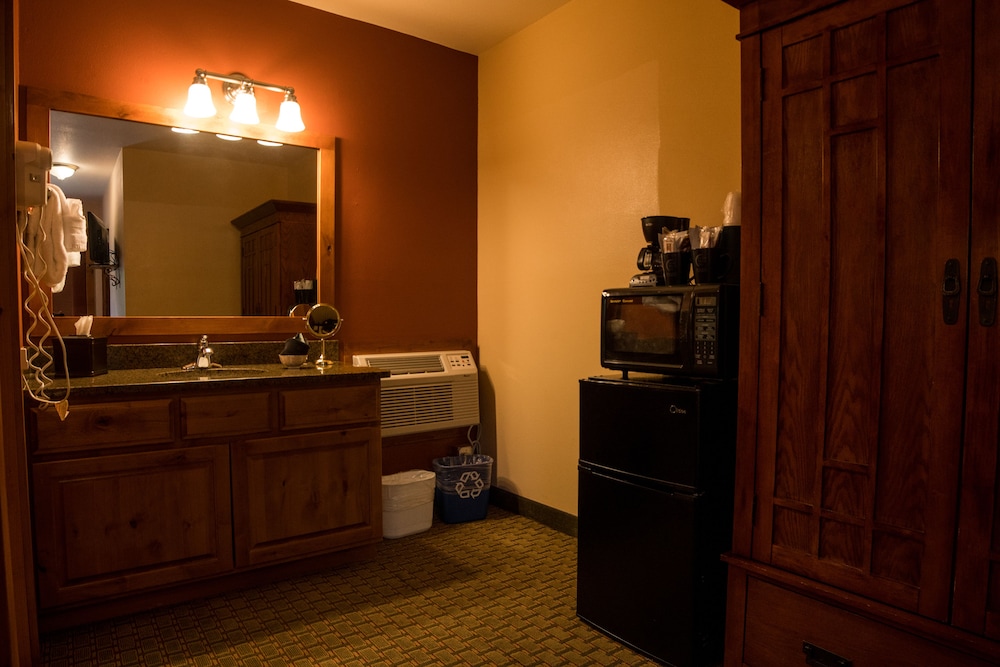 Silver Moon Inn 38/70