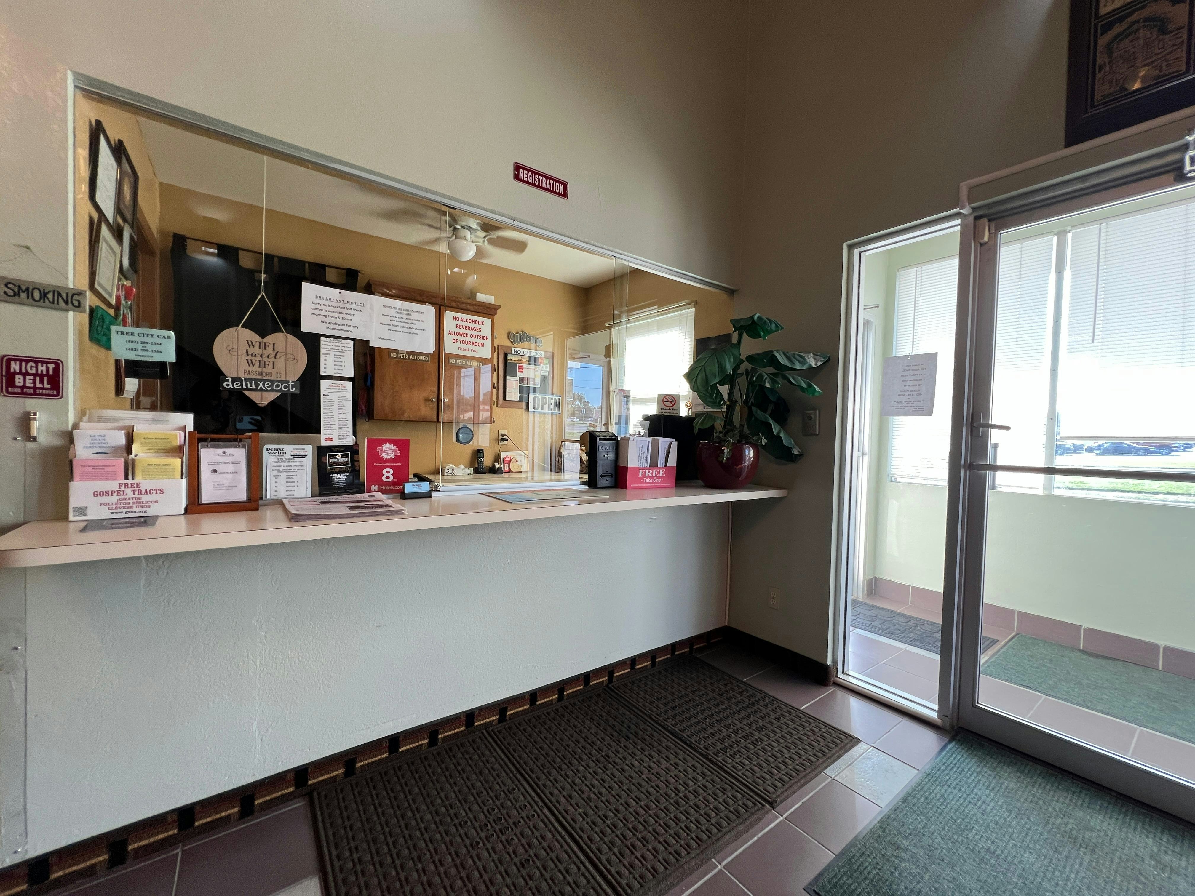 Deluxe Inn Capital O Nebraska City I 29 9/36