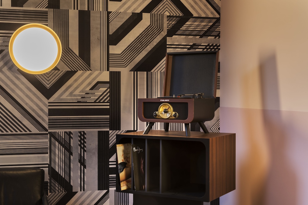 Stories Boutique Hotel 68/72