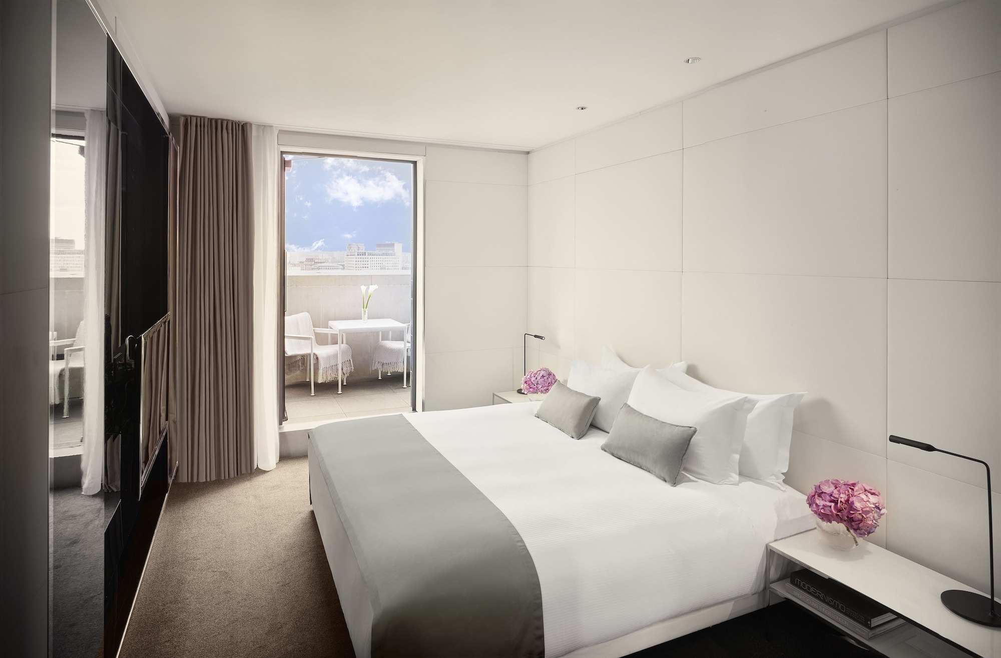 Me, Superior, King Bed, River View, Terrace، Me London Hotel 2/8