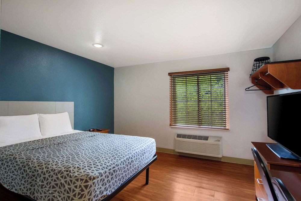 WoodSpring Suites Louisville Southeast 14/34
