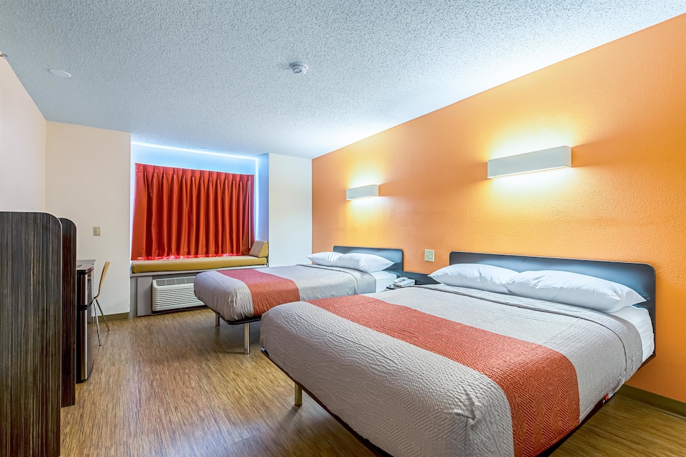 Motel6 Indianapolis, IN 30/51