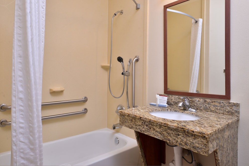 CANDLEWOOD SUITES ABILENE 11/44