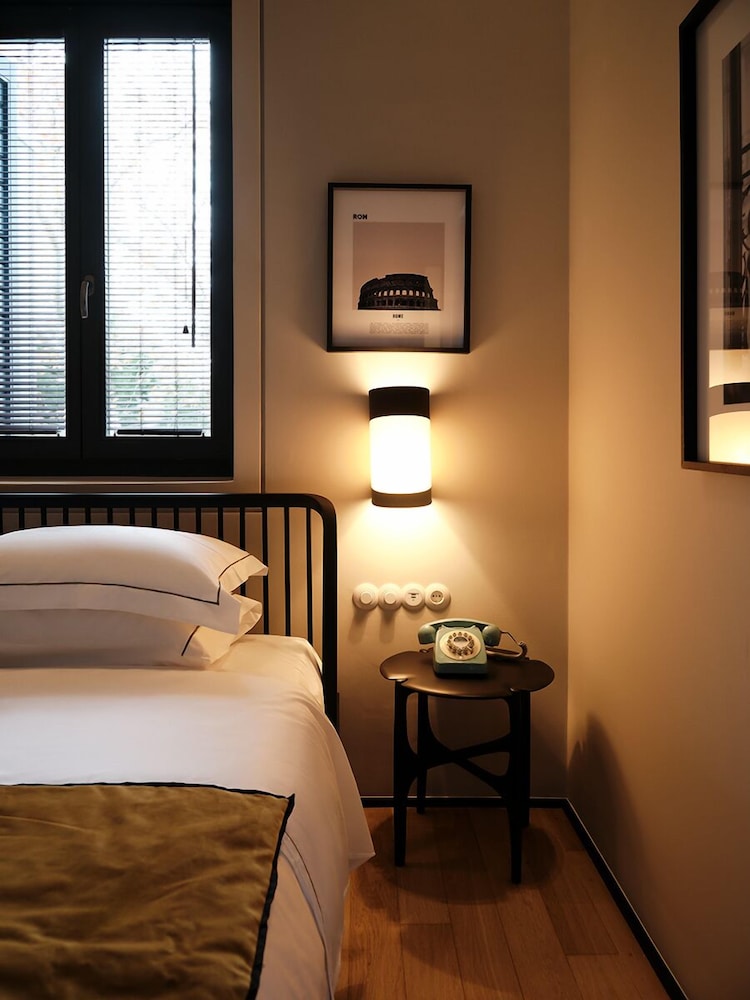 The Twenty One Hotel 23/63