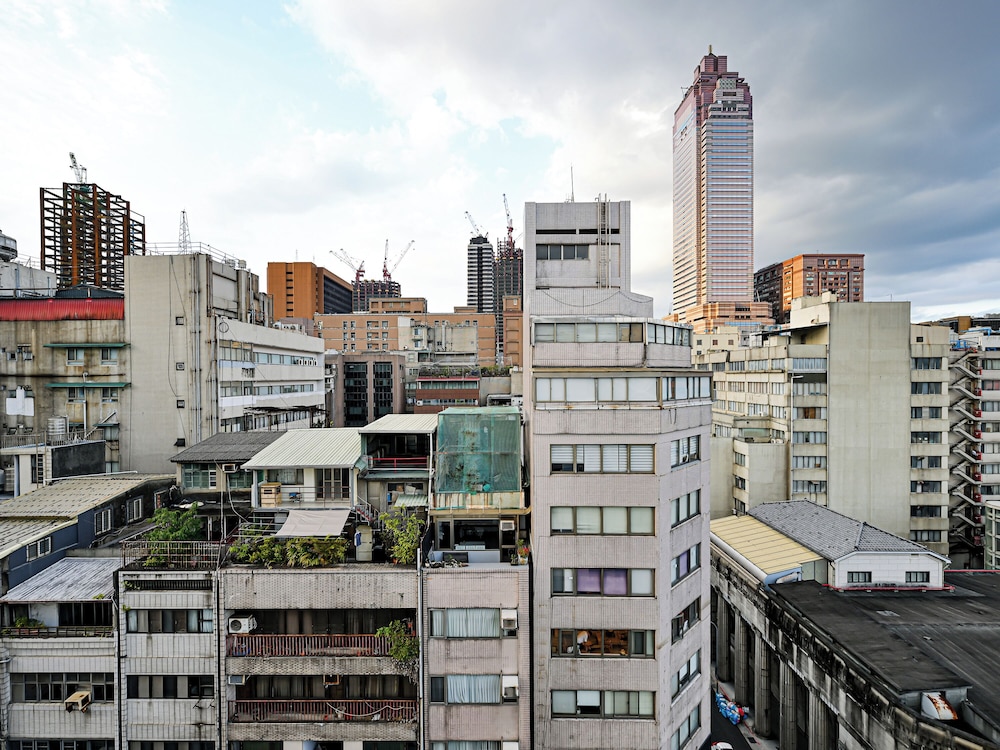 CHECK inn Taipei Main Station 40/50
