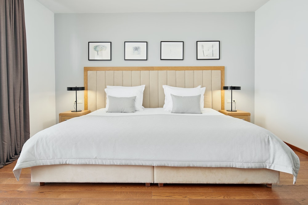 SUPERIOR, DOUBLE OR TWIN BED, SEA VIEW, BALCONY