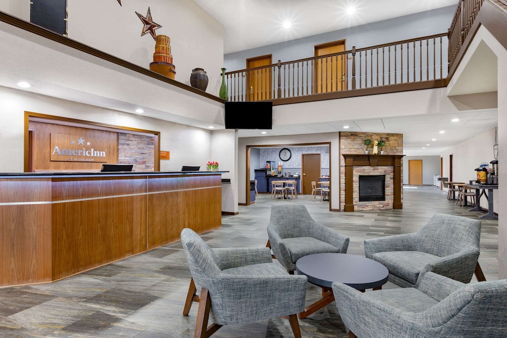 AmericInn by Wyndham Pella 6/43