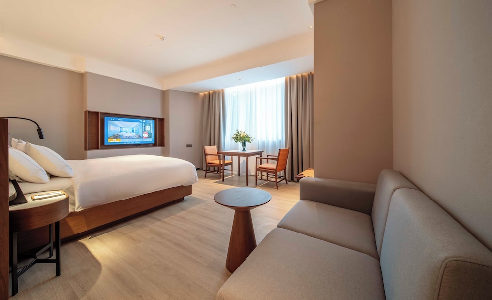 UrCove by Hyatt Chengdu Wenshufang Chunxi Road 18/50