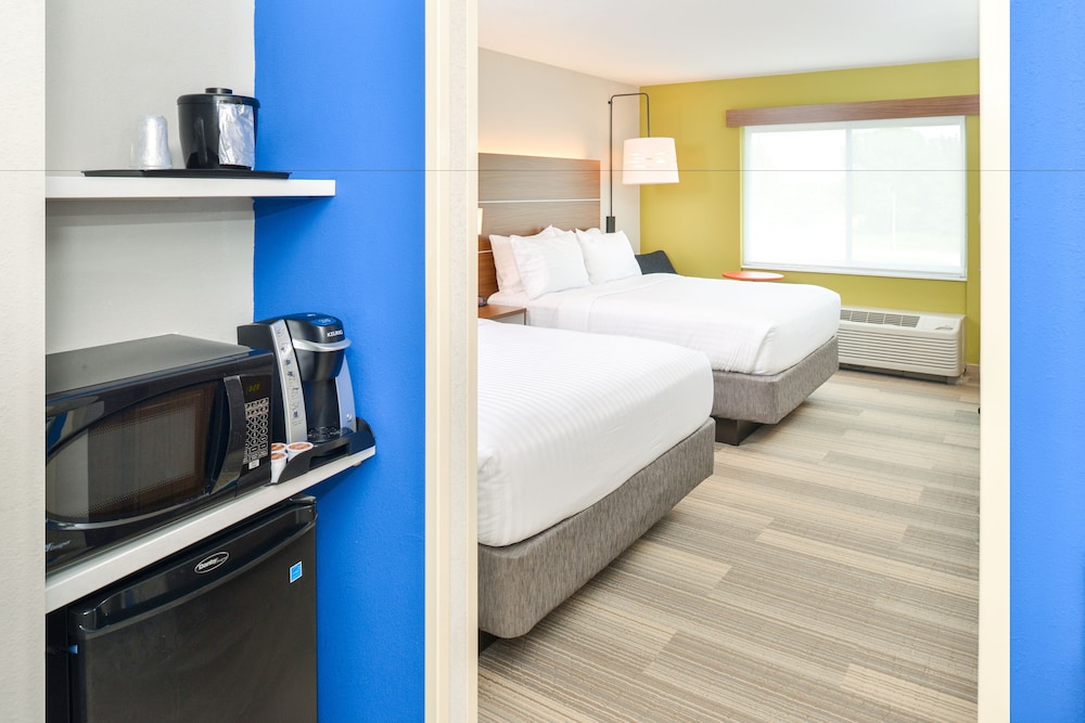 Holiday Inn Express And Suites Salem 21/45