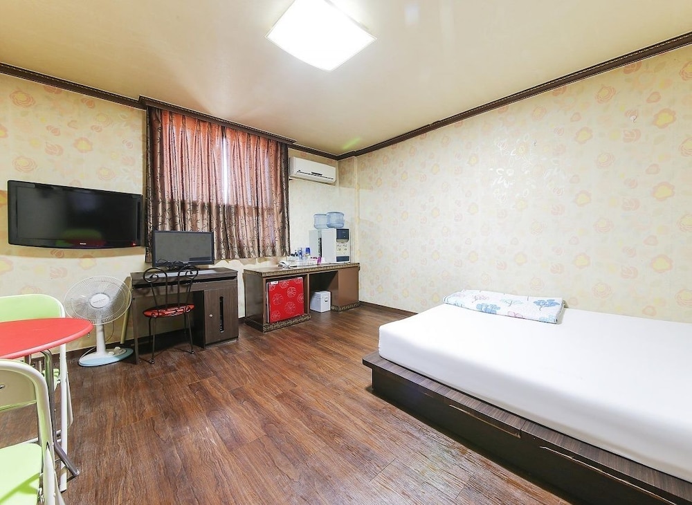 Motel Sangmu Gwangju 8/32