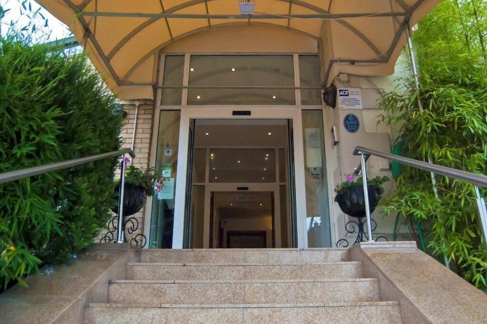 Avonbridge Hotel 2/34