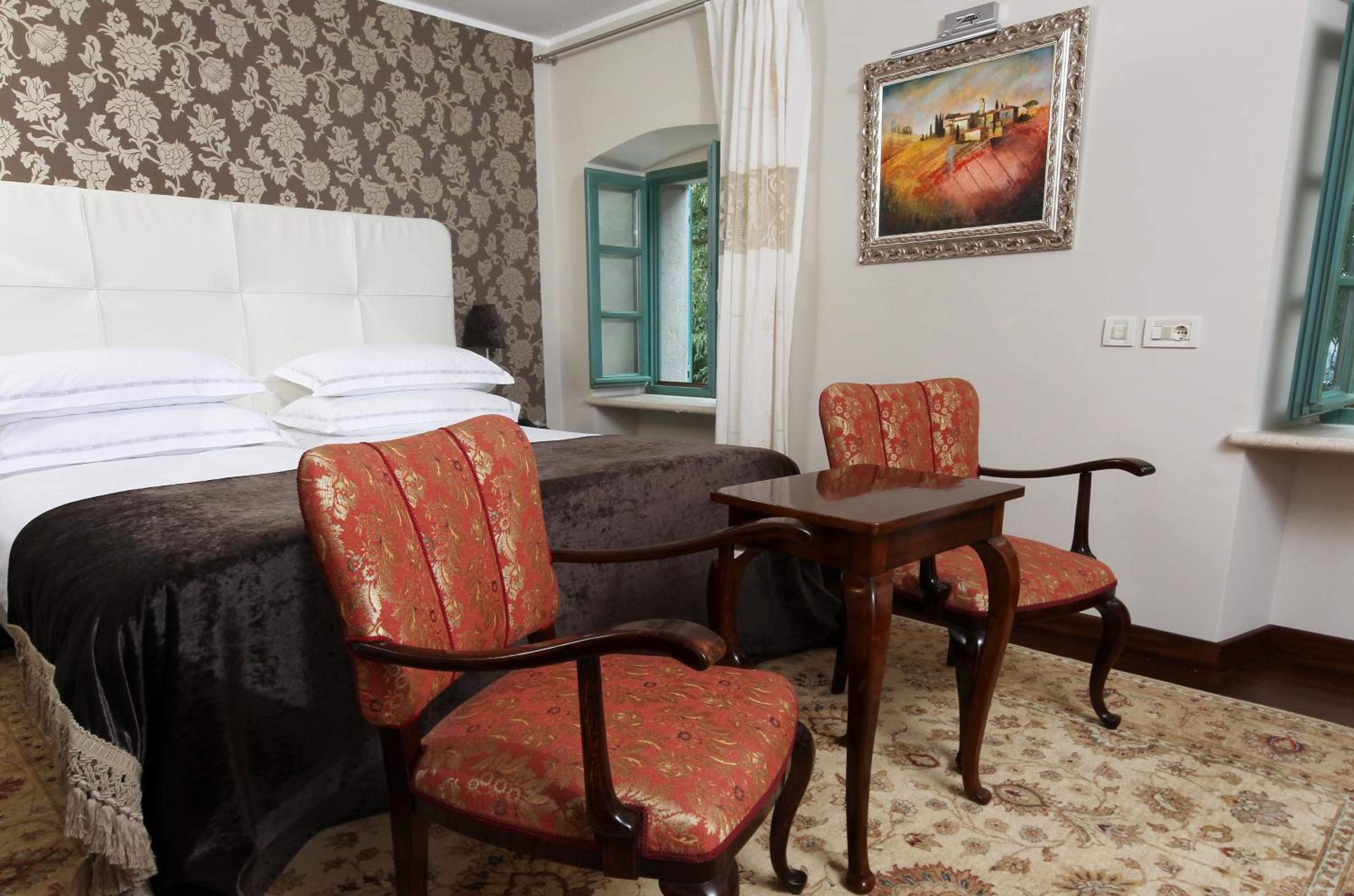VELA VRATA HOTEL 33/50
