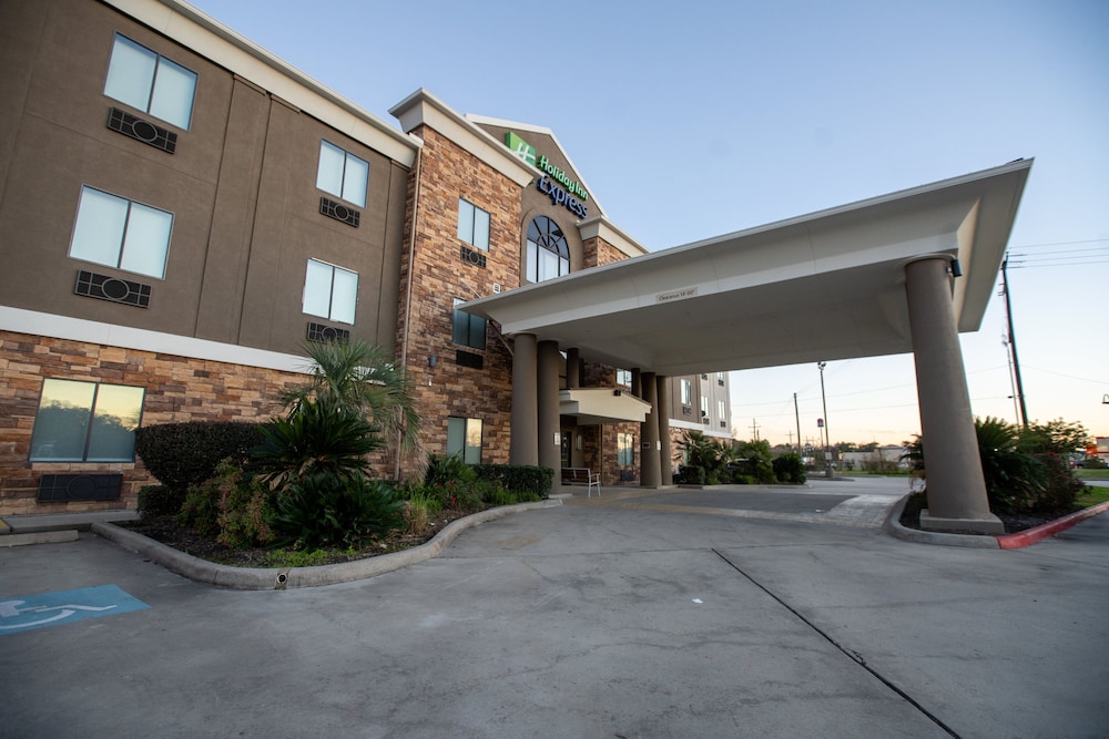 Holiday Inn Express Hotel And Suites Cleveland 47/55