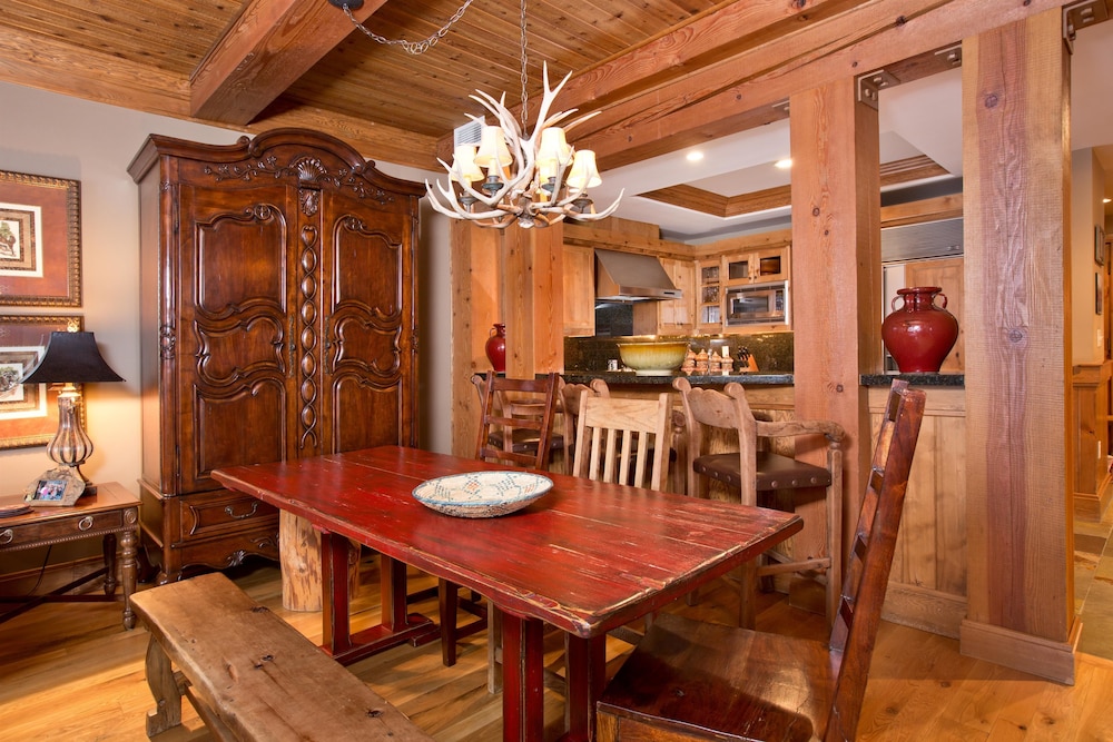 Teton Private Residences 29/50