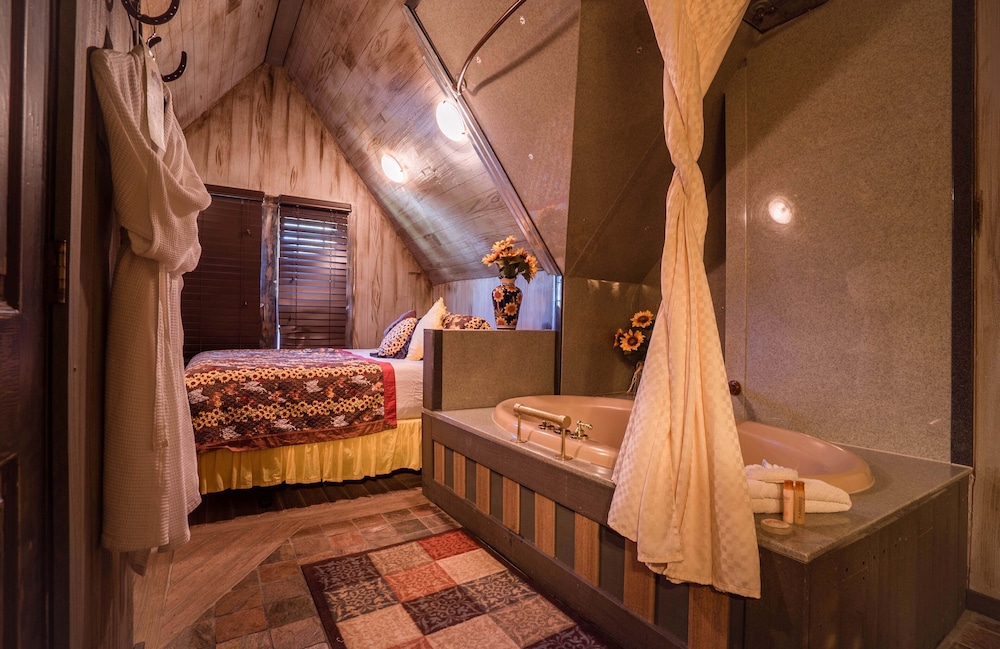 Anniversary Inn - South Temple 22/50