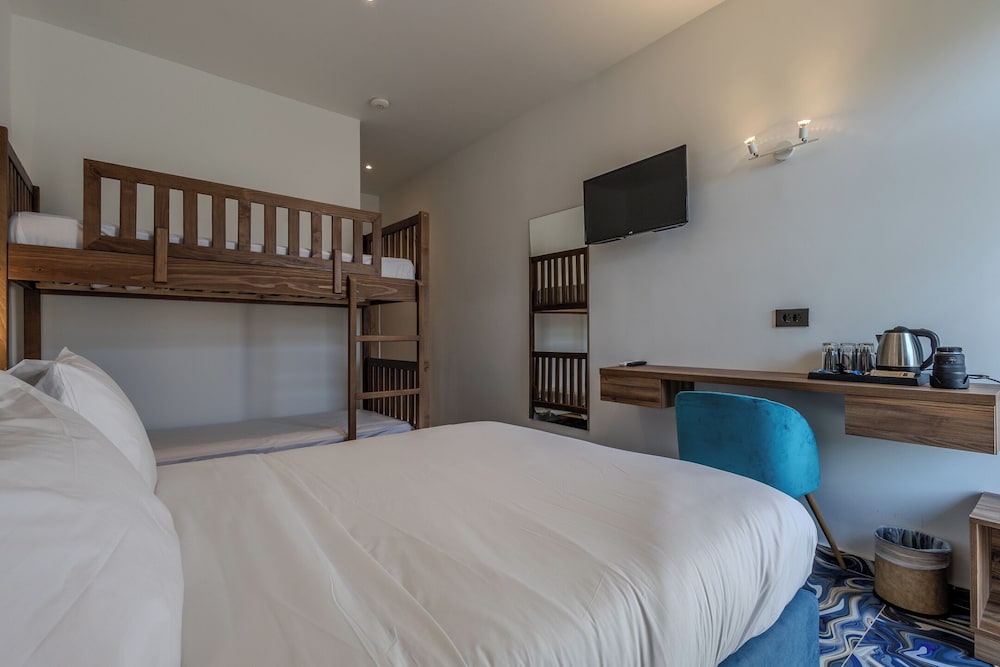 Blue Water Resort 28/60