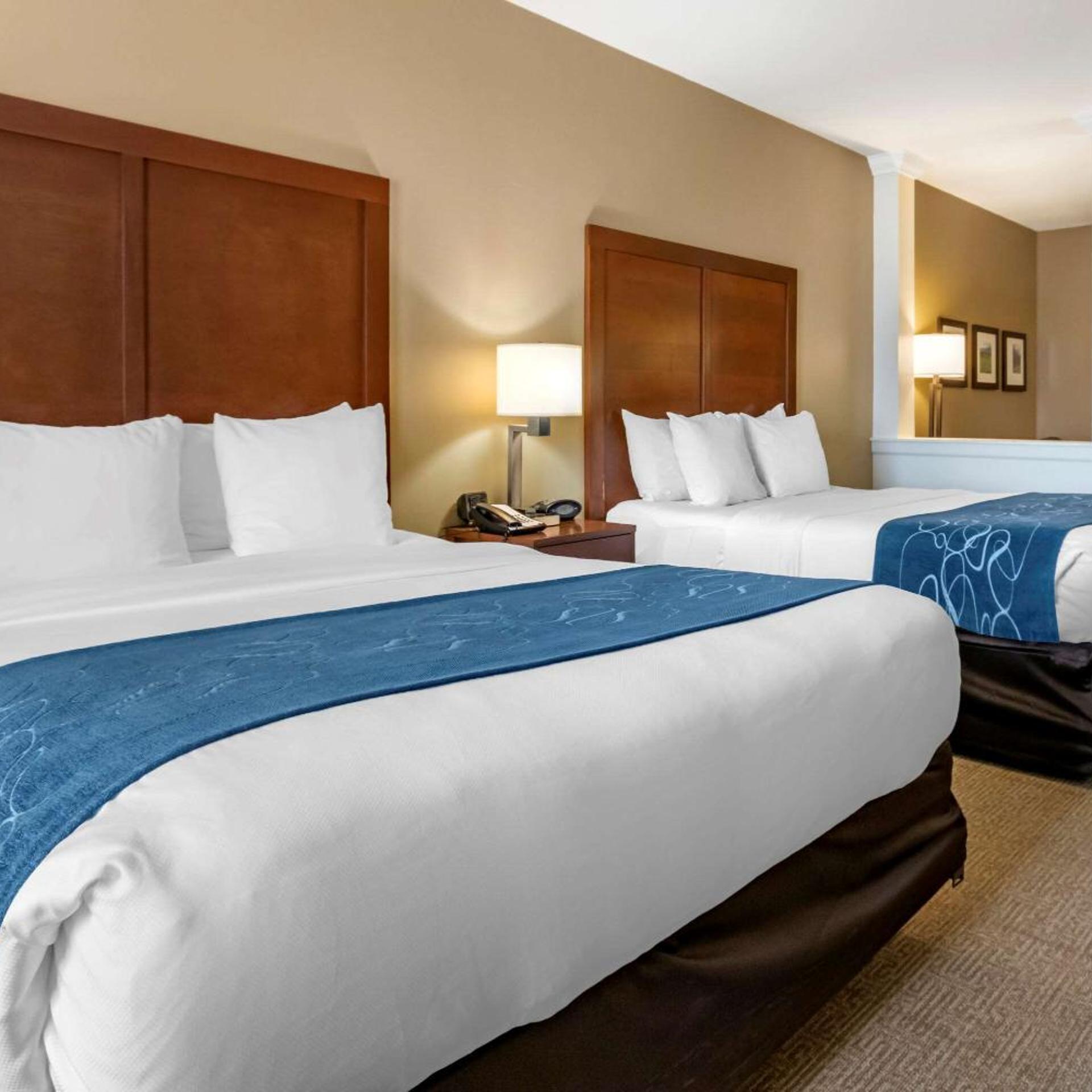 1 Bedroom, Suite, 2 Queen Beds, Mountain View