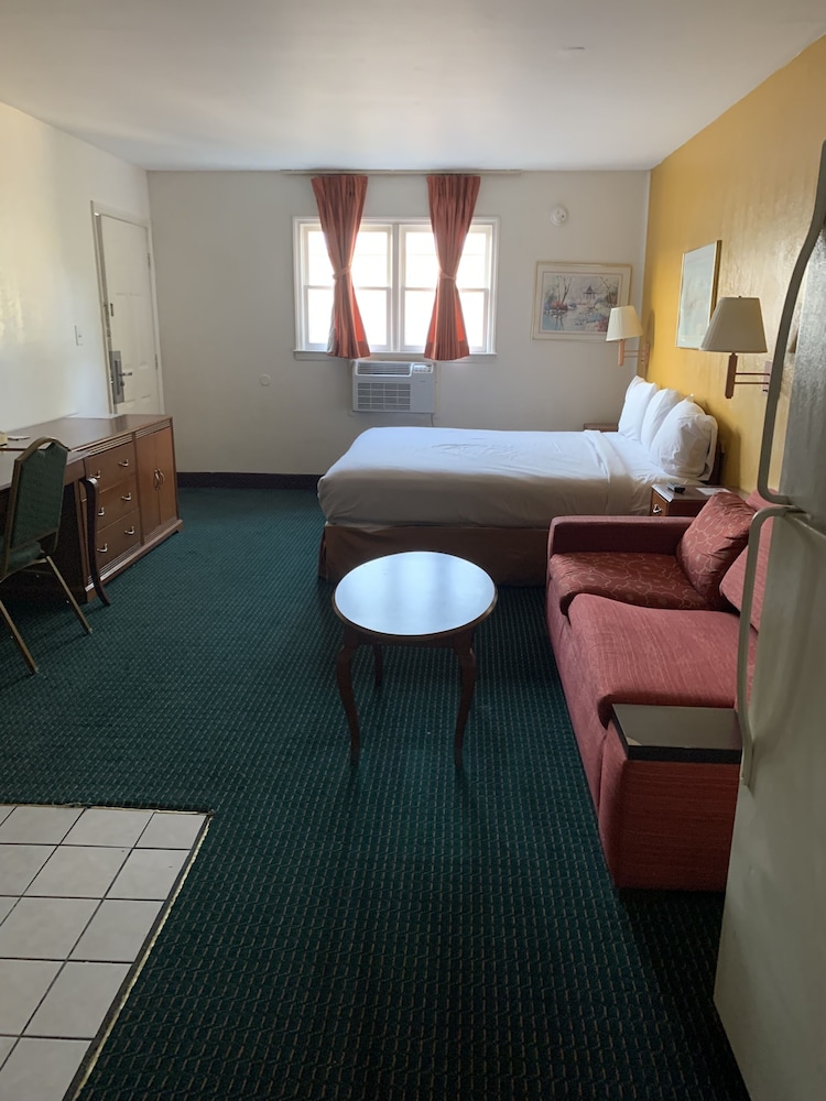 Americas Best Value Inn Roxboro 27/38