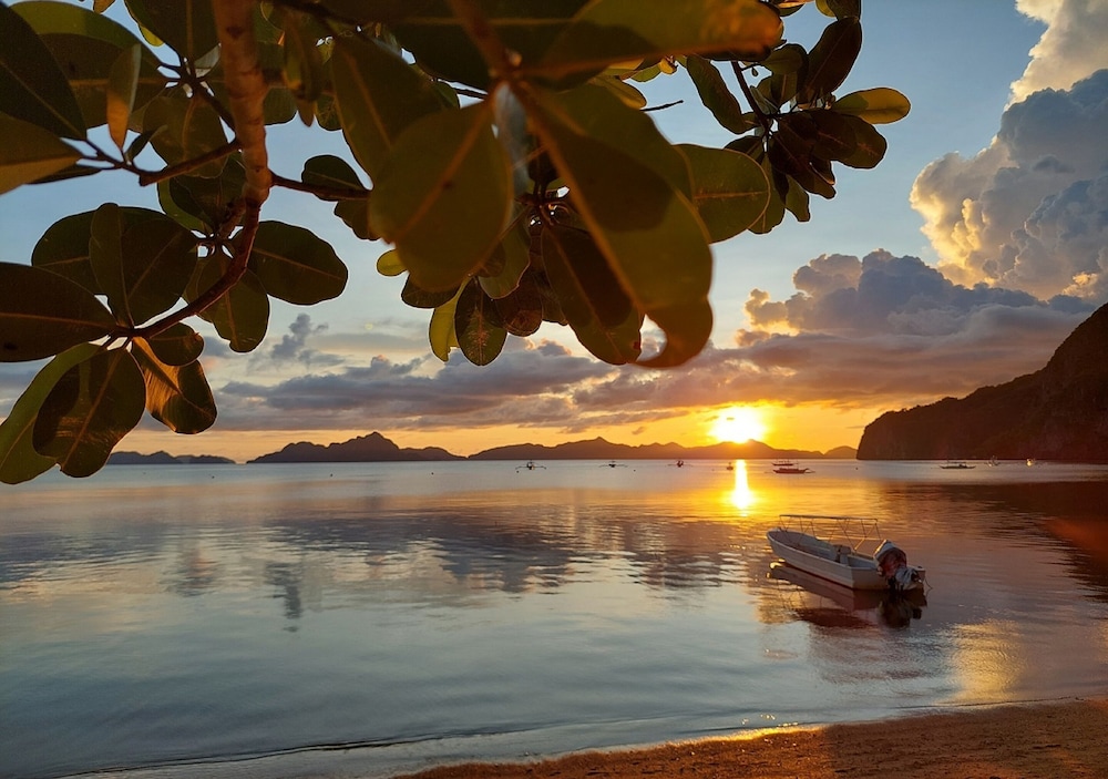 Doublegem Beach Resort 74/79