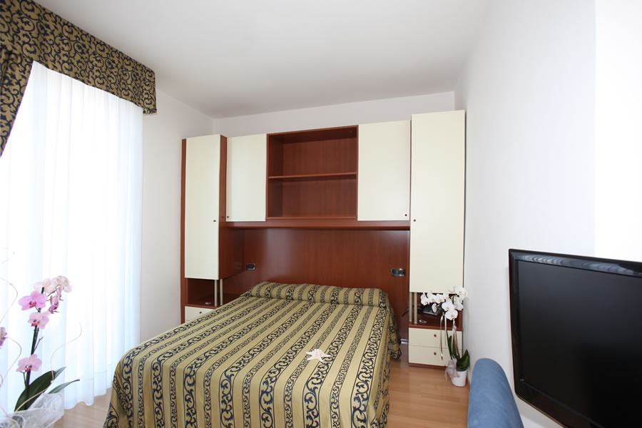 Hotel Santiago 6/21