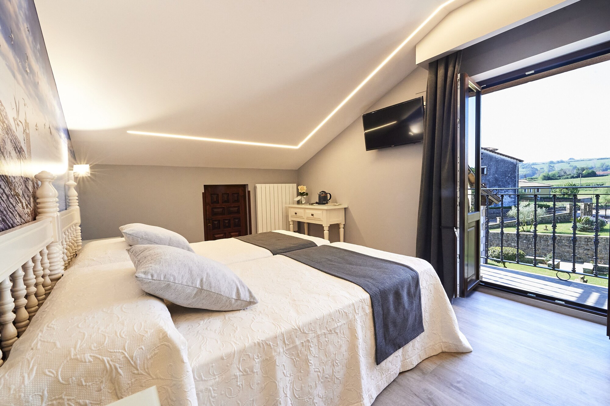 Room, Triple, Balcony