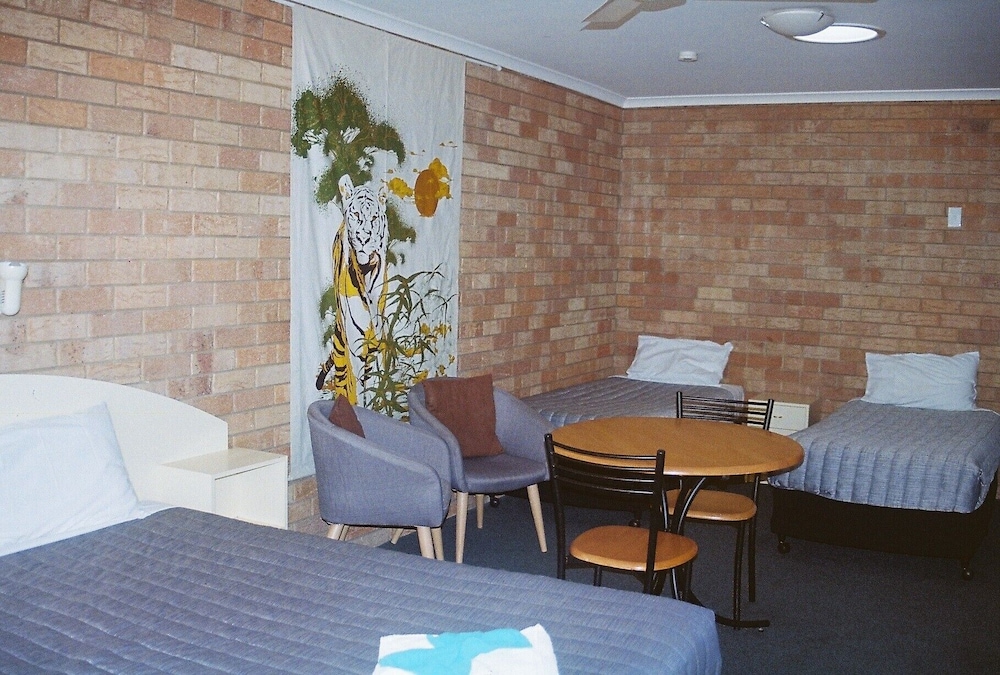 Shady Rest Motel 27/48