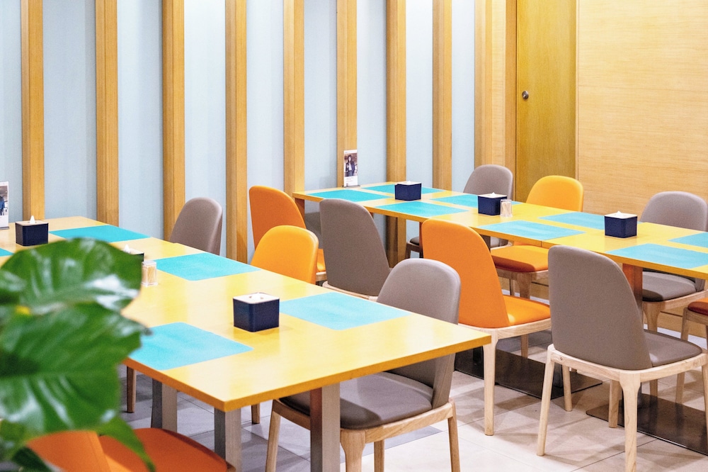 restaurant cafeteria