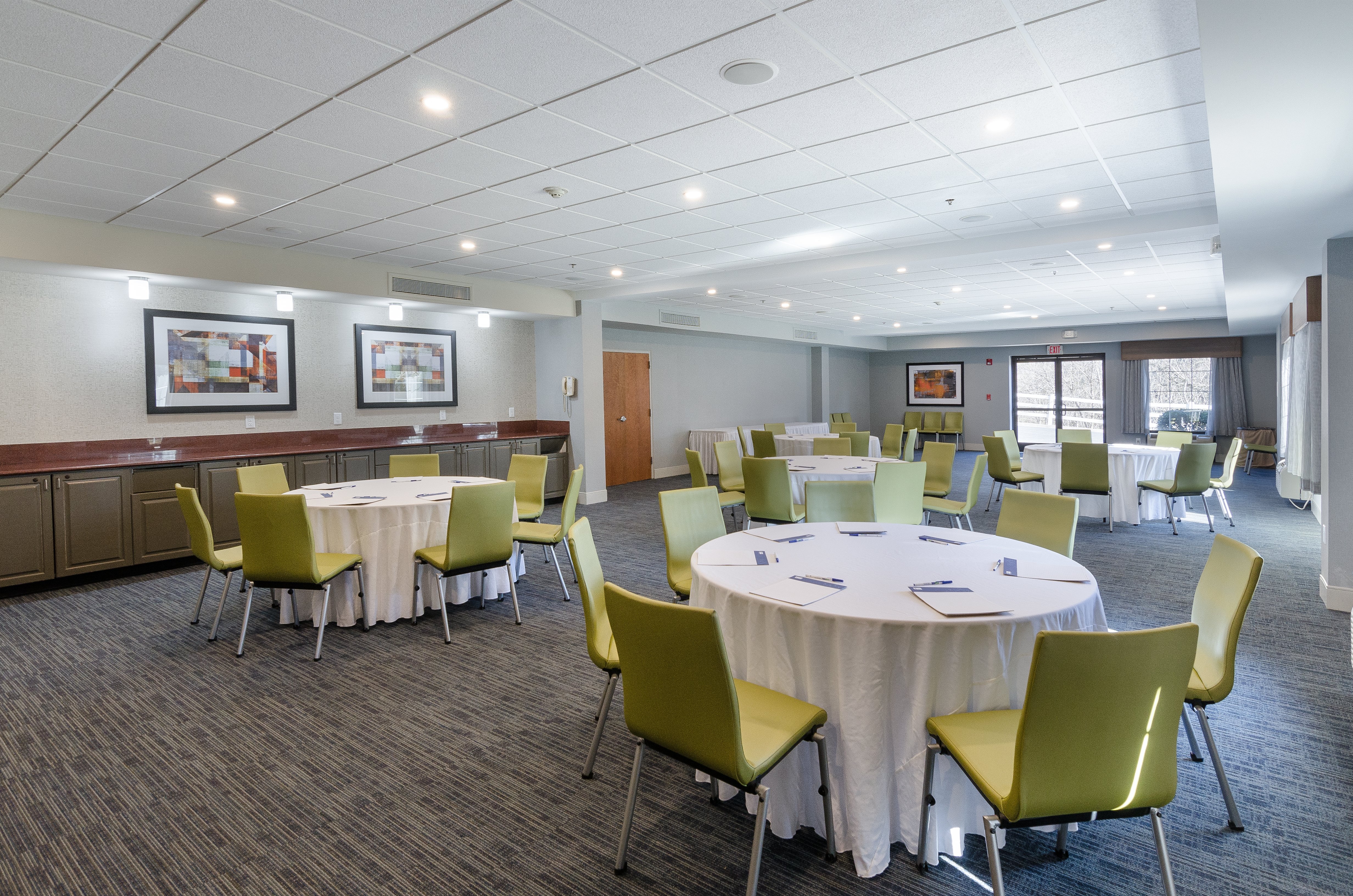 Holiday Inn Express Lexington 34/56