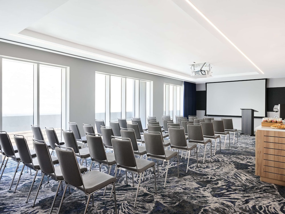 Hyatt Regency London Stratford 39/50